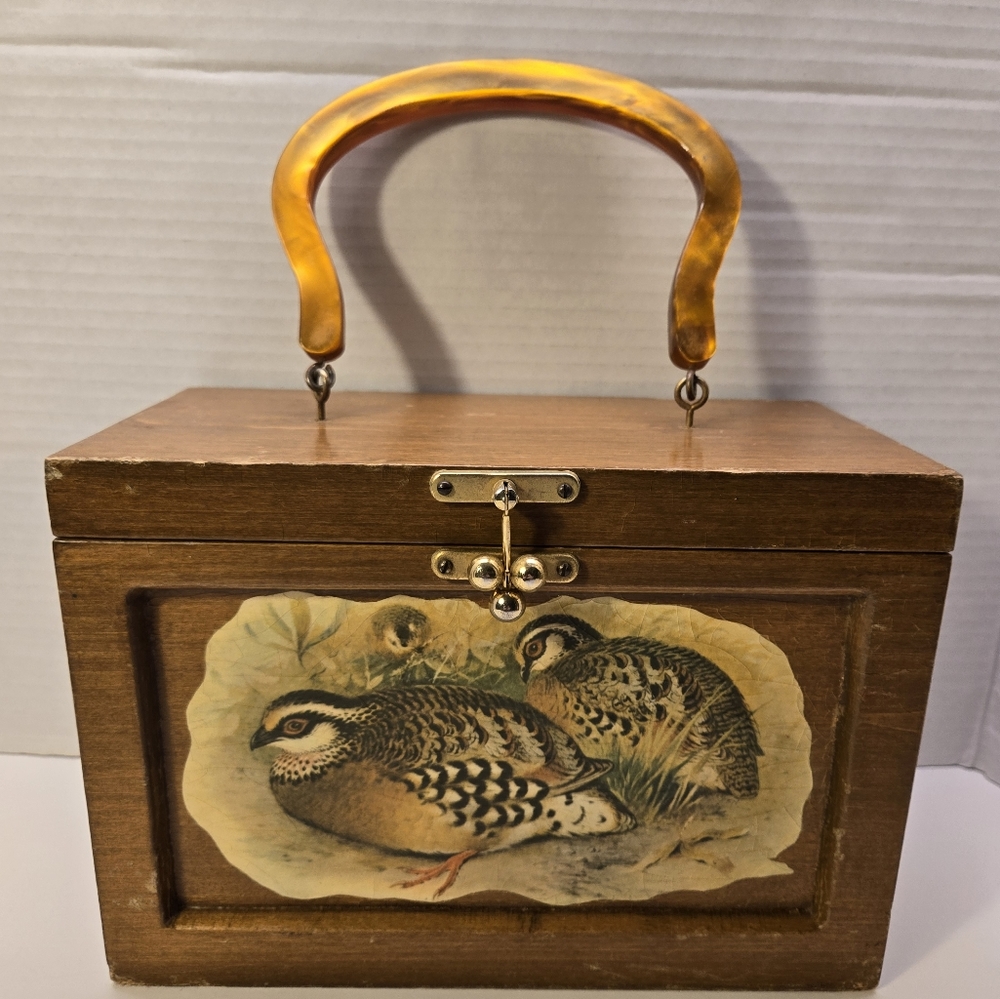 VERY RARE! Vtg. Wooden Purse w/Lucite Handle & White Checked Partridges On Front